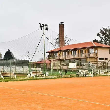 Champion Ξενοδοχείο Καζανλούκ