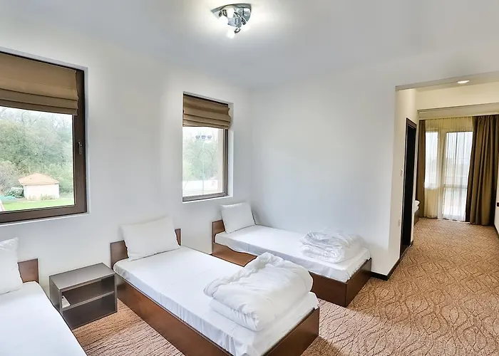 ホテル Champion カザンラク